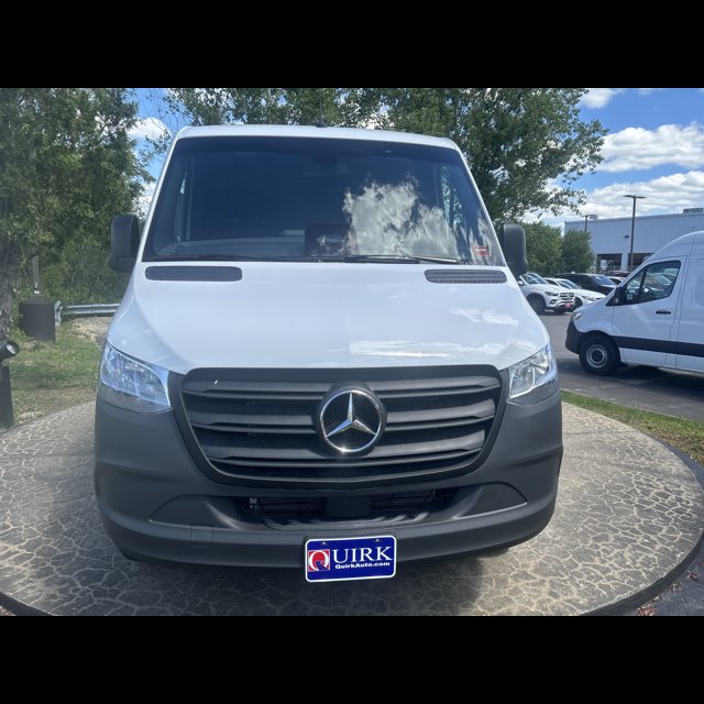 2026 Mercedes-Benz Sprinter Cargo Van Worker thumbnail 7