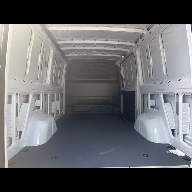 2026 Mercedes-Benz Sprinter Cargo Van Worker thumbnail 18