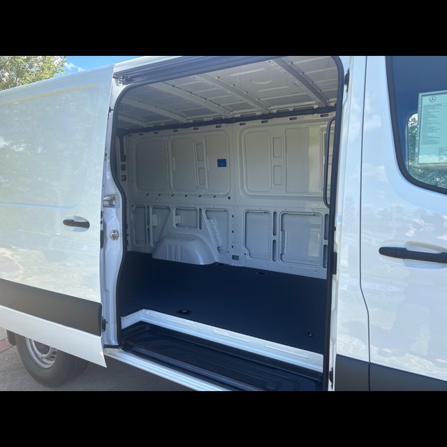 2026 Mercedes-Benz Sprinter Cargo Van Worker thumbnail 20