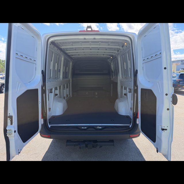 2026 Mercedes-Benz Sprinter Cargo Van Worker thumbnail 5