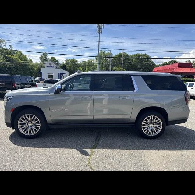 2023 Chevrolet Suburban Premier thumbnail 8