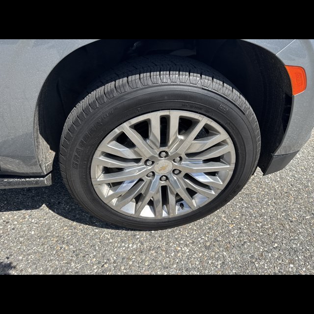 2023 Chevrolet Suburban Premier thumbnail 9