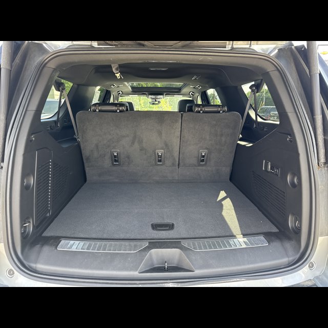 2023 Chevrolet Suburban Premier thumbnail 15