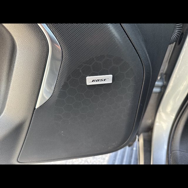 2023 Chevrolet Suburban Premier thumbnail 19