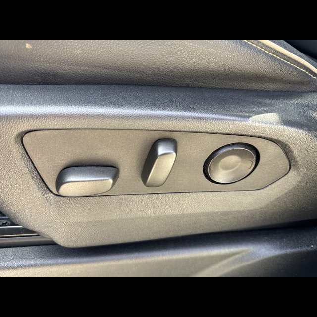 2023 Chevrolet Suburban Premier thumbnail 20