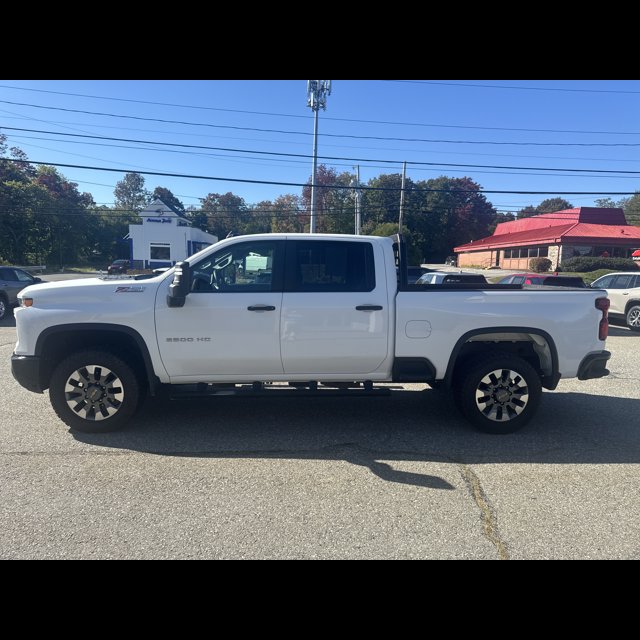 2024 Chevrolet Silverado 2500HD Custom thumbnail 11