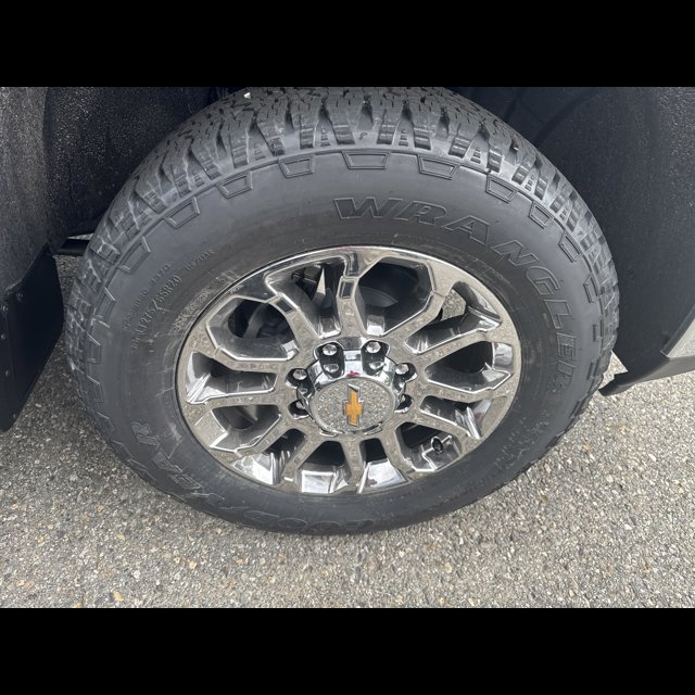 2026 Chevrolet Silverado 2500HD LTZ thumbnail 3