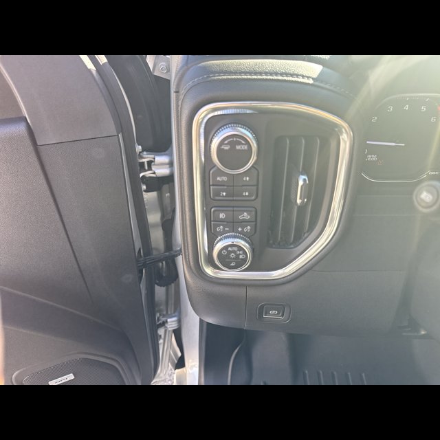 2020 GMC Sierra 2500HD SLT thumbnail 19