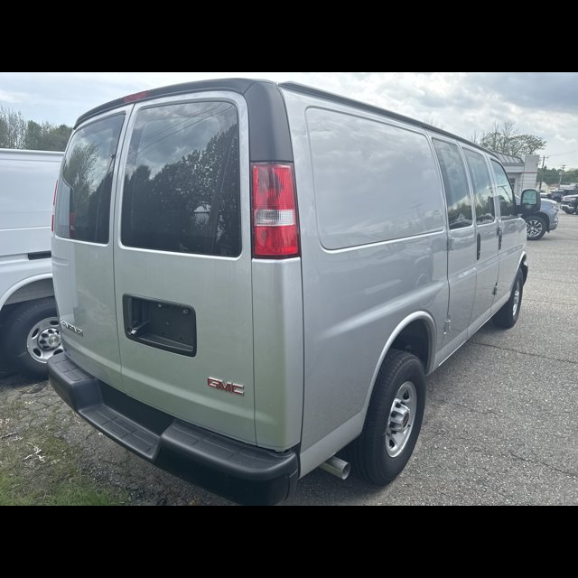 2025 GMC Savana Cargo Van Base thumbnail 4