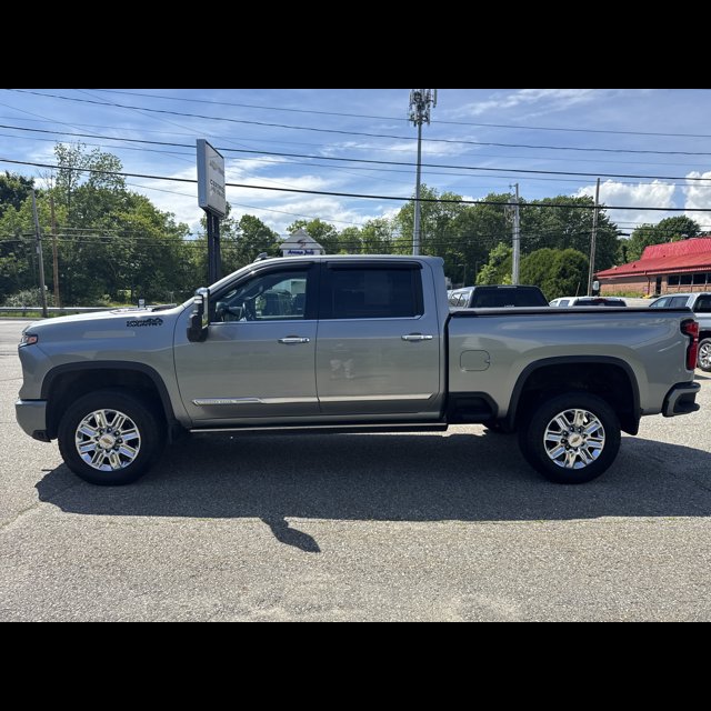 2024 Chevrolet Silverado 3500HD High Country thumbnail 8