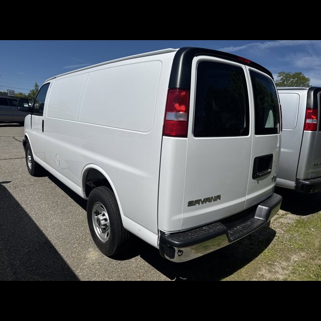 2026 GMC Savana Cargo Van Base thumbnail 2