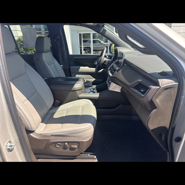 2023 GMC Yukon SLT thumbnail 10