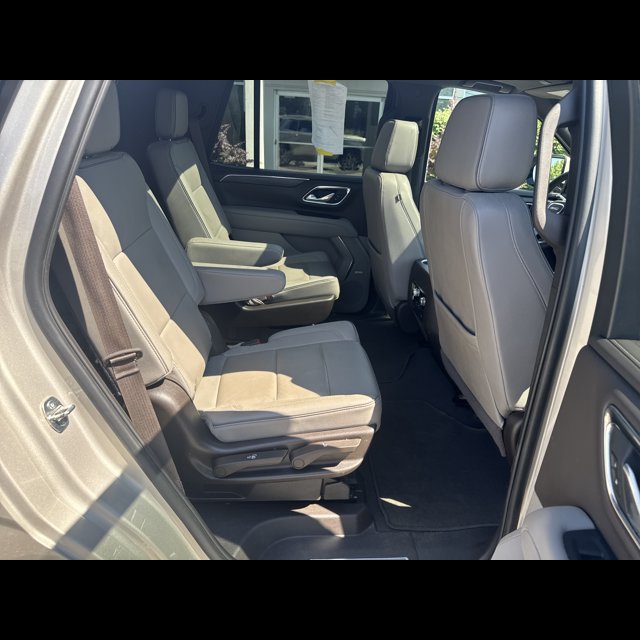 2023 GMC Yukon SLT thumbnail 12