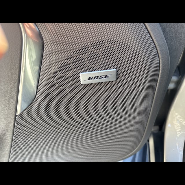 2023 GMC Yukon SLT thumbnail 19