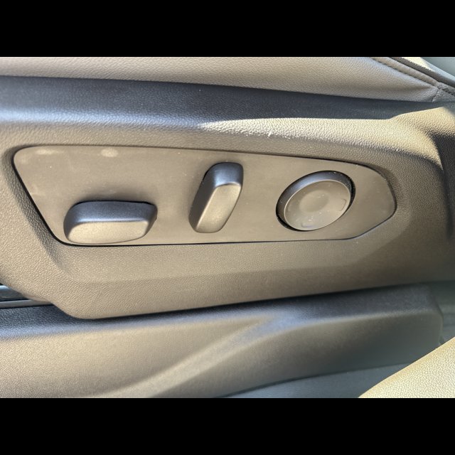 2023 GMC Yukon SLT thumbnail 20