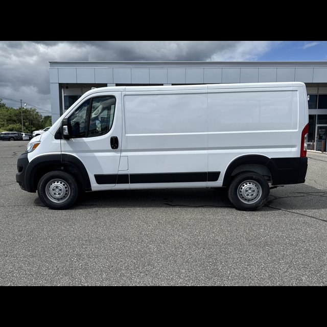 2025 Ram ProMaster Cargo Van Tradesman thumbnail 2