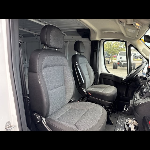 2025 Ram ProMaster Cargo Van Tradesman thumbnail 14