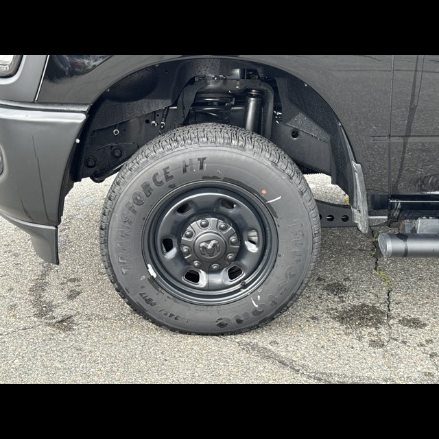 2026 Ram 2500 Tradesman thumbnail 2