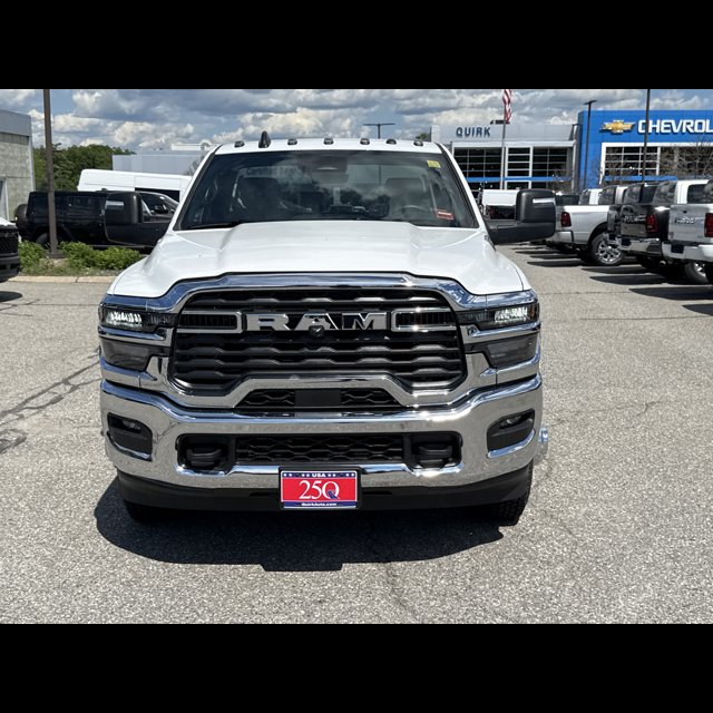 2026 Ram 3500 Chassis Cab Tradesman thumbnail 9