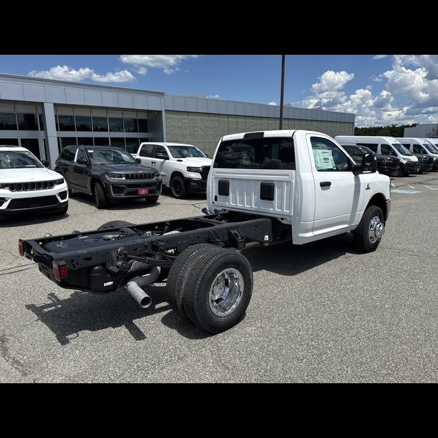 2026 Ram 3500 Chassis Cab Tradesman thumbnail 7