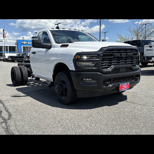 2026 Ram 3500 Chassis Cab Tradesman thumbnail 10
