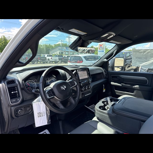 2026 Ram 3500 Chassis Cab Tradesman thumbnail 11