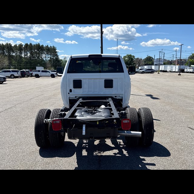 2026 Ram 3500 Chassis Cab Tradesman thumbnail 5