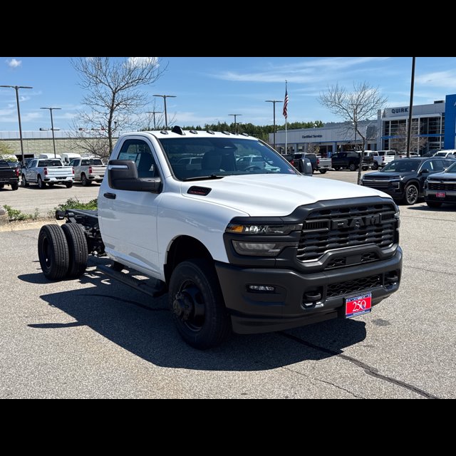 2026 Ram 3500 Chassis Cab Tradesman thumbnail 8