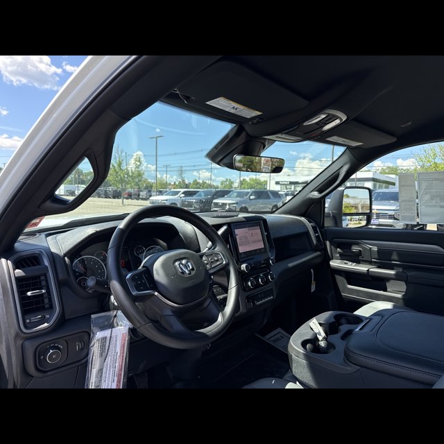 2026 Ram 3500 Chassis Cab Tradesman thumbnail 10