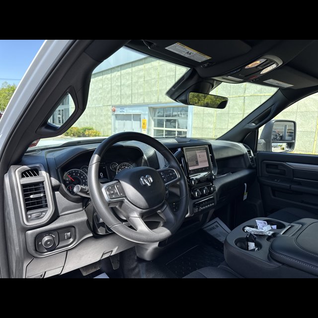 2026 Ram 3500 Chassis Cab Tradesman thumbnail 10