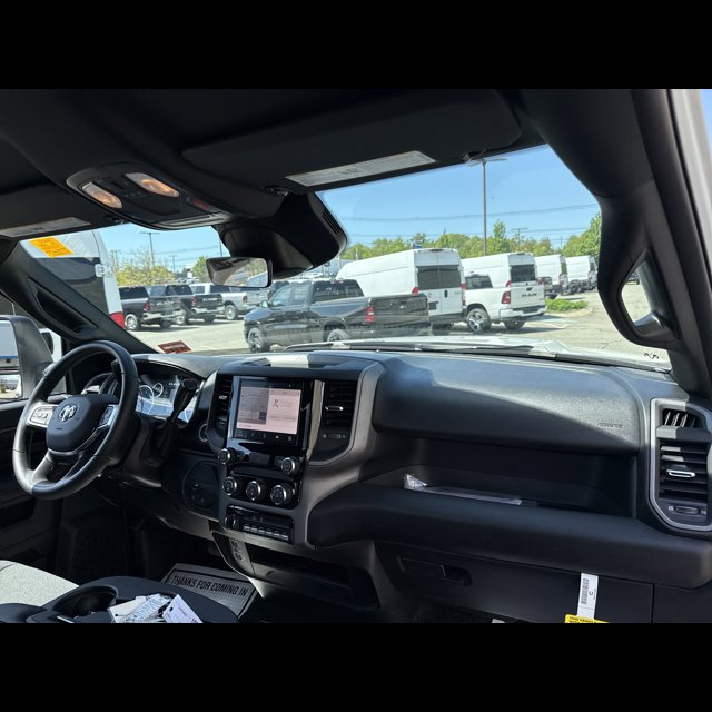 2026 Ram 3500 Chassis Cab Tradesman thumbnail 11