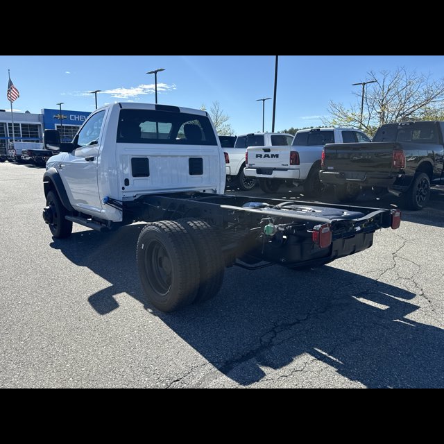2026 Ram 5500 Chassis Cab Tradesman thumbnail 3