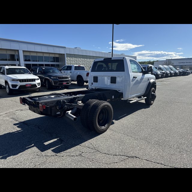 2026 Ram 5500 Chassis Cab Tradesman thumbnail 5