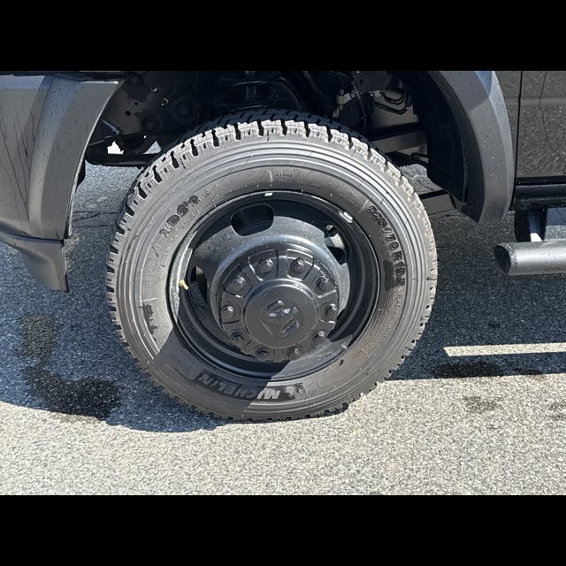 2026 Ram 5500 Chassis Cab Tradesman thumbnail 2