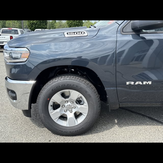 2026 Ram 1500 Tradesman thumbnail 2