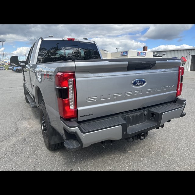 2024 Ford Super Duty F-350 SRW XL thumbnail 3