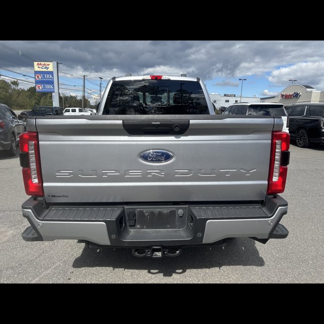 2024 Ford Super Duty F-350 SRW XL thumbnail 4