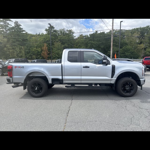 2024 Ford Super Duty F-350 SRW XL thumbnail 6